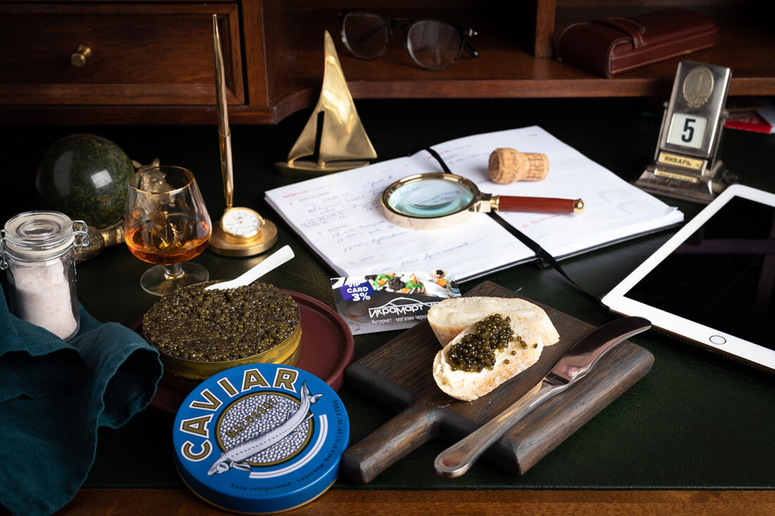 На бутерброде представлена Астраханская икра Русского осетра