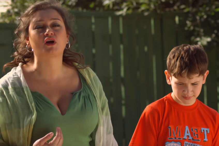 Кадр из сериала "Сваты"