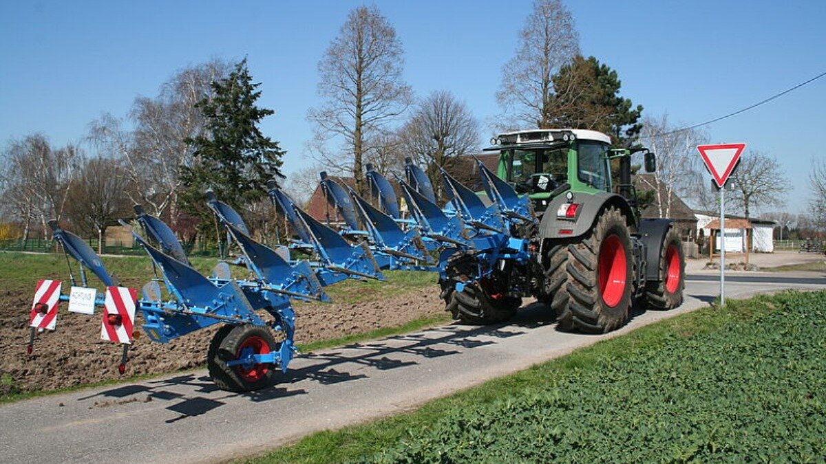 Плуг 7. Плуг оборотный Лемкен. Навесной оборотный плуг Lemken. Плуг Лемкен с т 150. Плуг полунавесной оборотный.