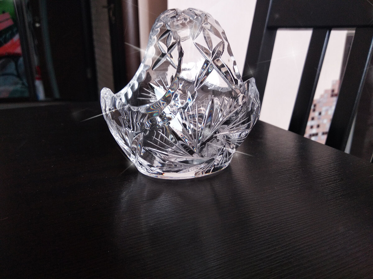 Хрустальная вазочка времен СССР (Фото автора)