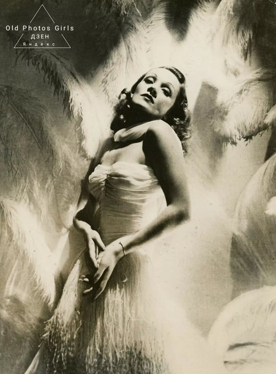 Редкая фотография Марлен Дитрих 1930 - 35 гг. Этот снимок сделан в Голливуде. На фото ей примерно 29 - 34 года. Уникальный кадр. Гламур и роскошь. 