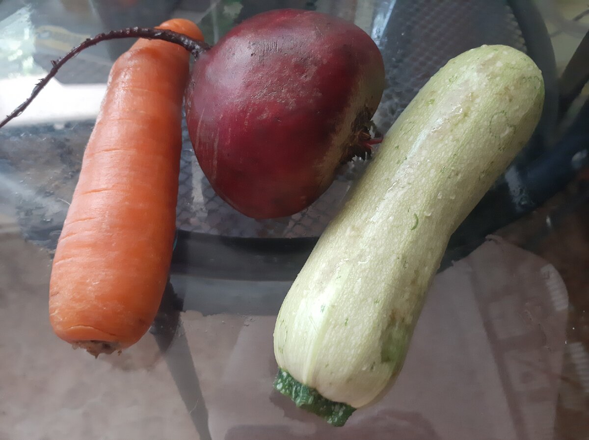 Морковь, свекла, кабачок. 