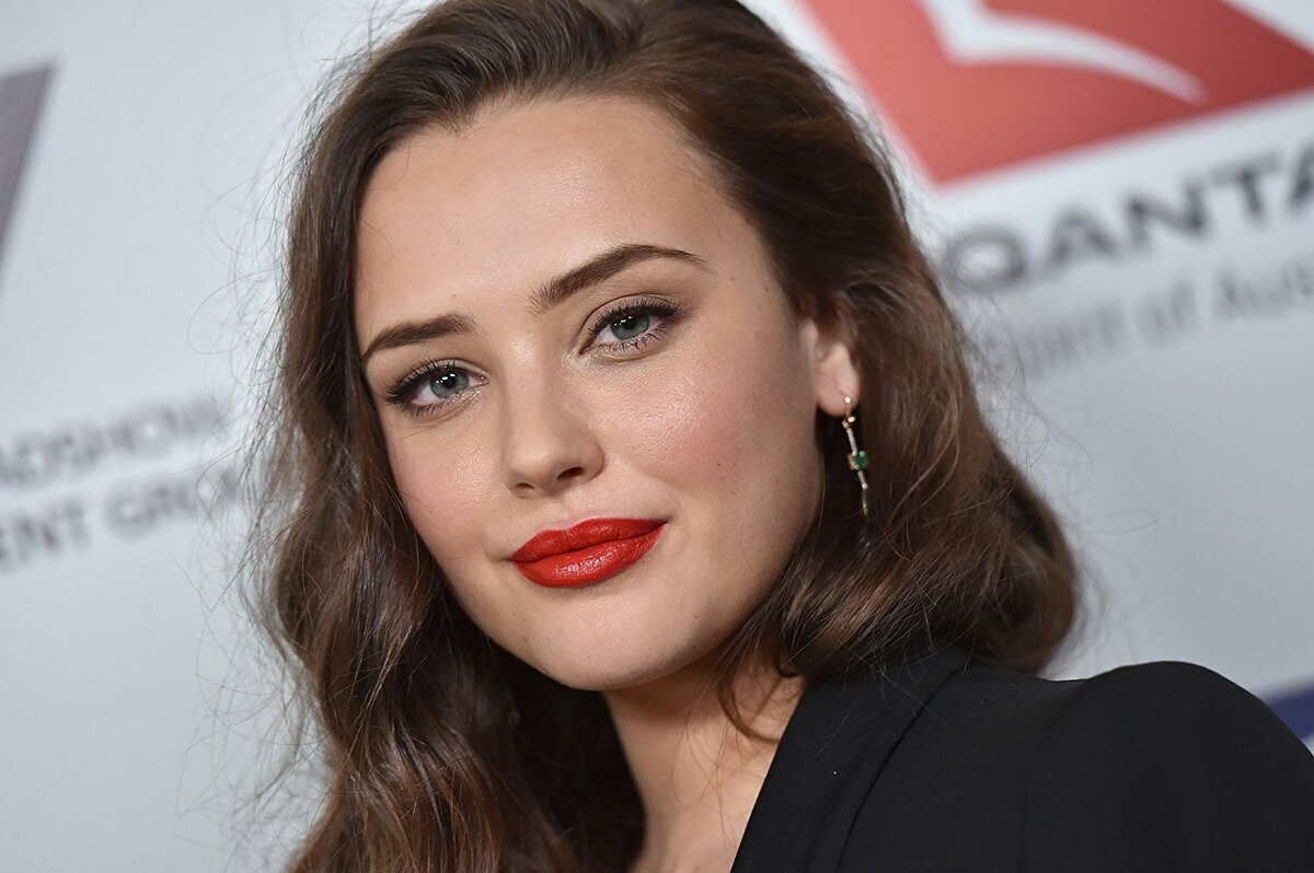 Face reason. Katherine Langford. Кэтрин Лэнгфорд Katherine Langford. Кэтрин Лэнгфорд актриса. Кэтрин Лэнгфорд 2023.