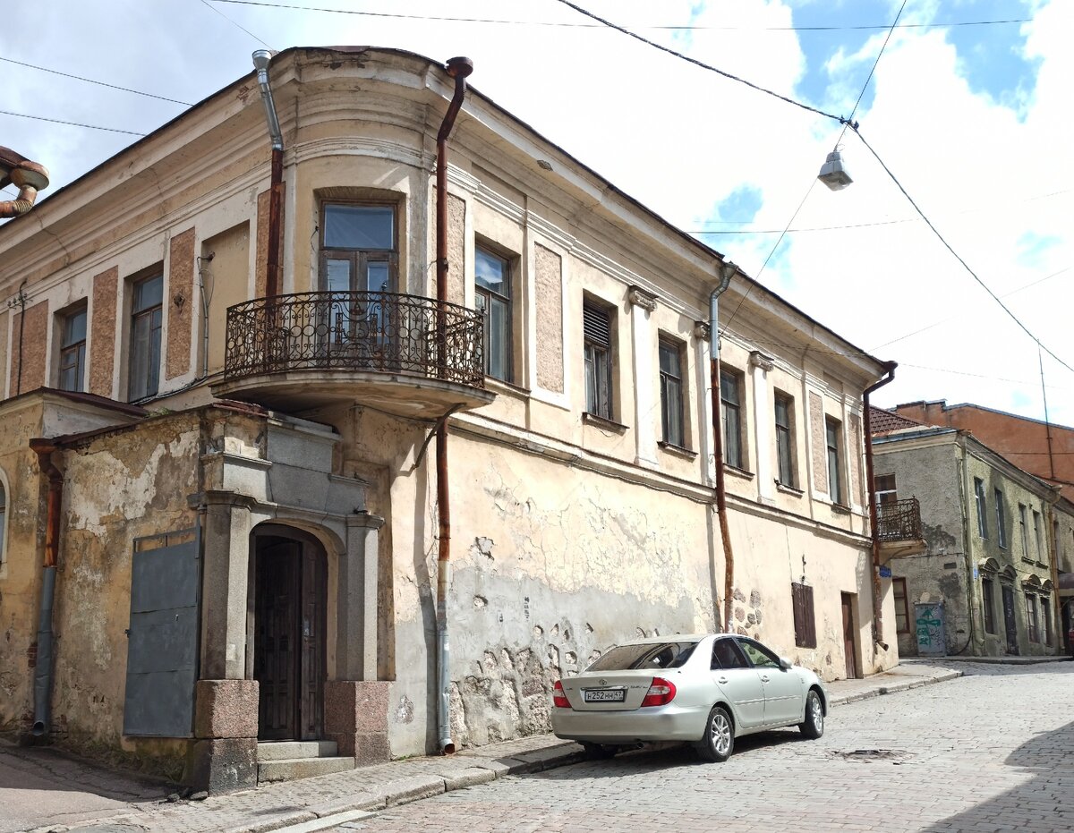 ул. Крепостная, 8. Дом Валя