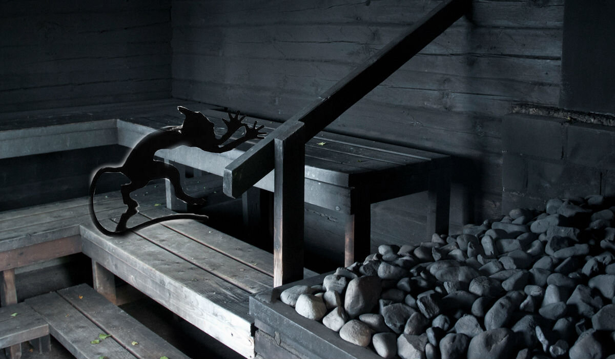 Считается, что находиться в бане ночью нельзя. Либо разозлишь банника, либо встретишься с бесами