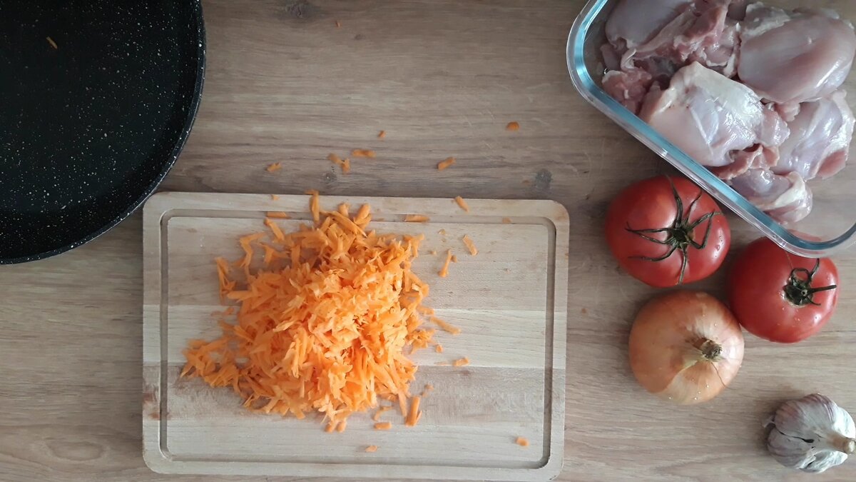 Фото автора. Сочная курочка на сковородке