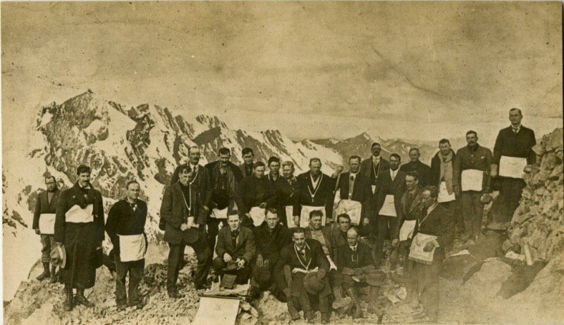 Ложа Крыша Мира