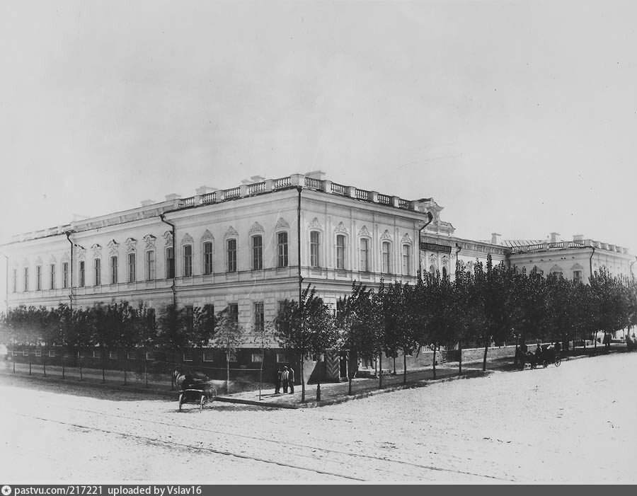 Старое здание конторы Государственного Банка. Вид с северо-запада. Фото В. Петрыковского. Не ранее 1887, не позже 1900 года. 