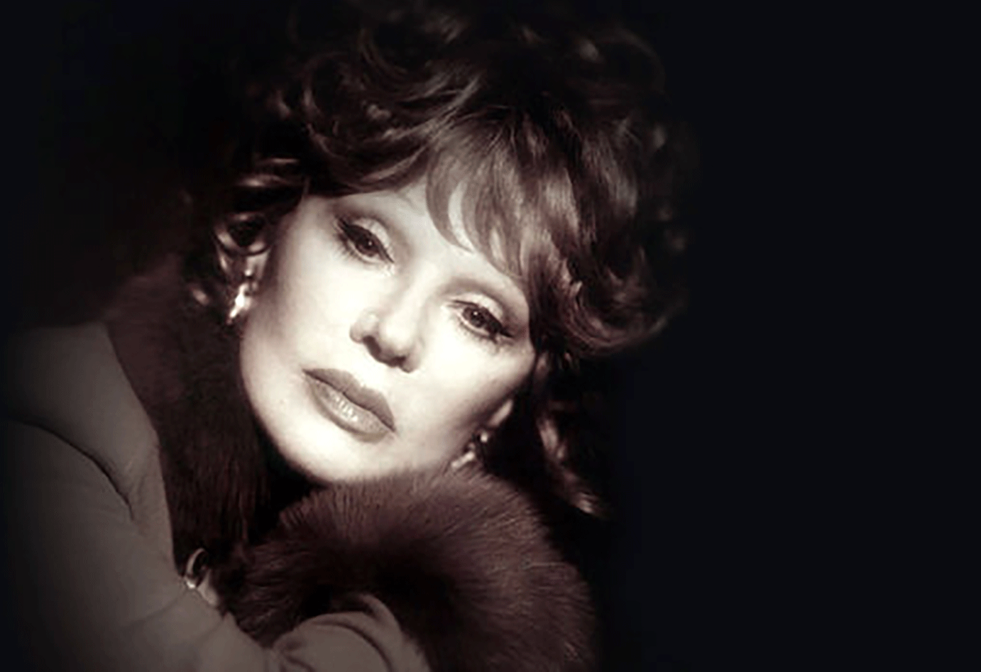 12 ноября 1935 года родилась Людмила Гурченко.