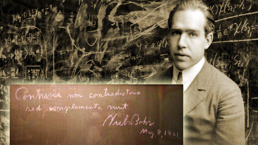 Нильс Бор - величайший физик XX века, и цитата, написанная его рукой на доске кафедры теоретической физики Физфака МГУ