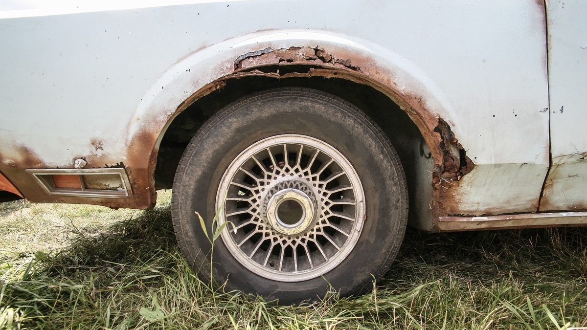 Пример того, что будет с автомобилем, если не обращать внимания на коррозию 