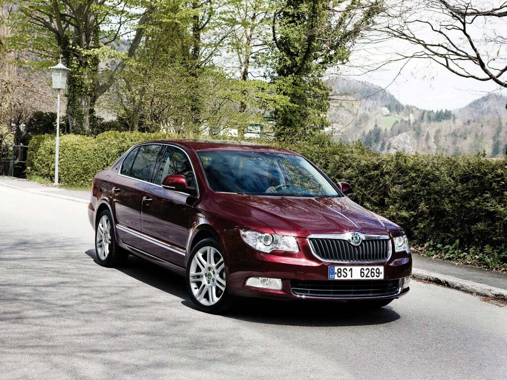 Вот этот автомобиль - Skoda SuperB.