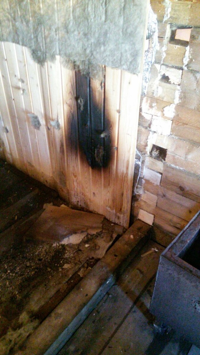 Вот что было за печкой