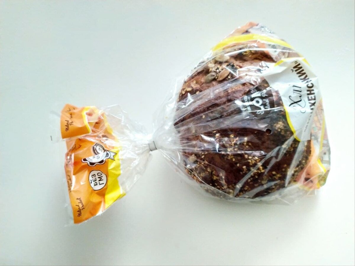 Зажим для хлебных пакетов. Что можно сделать с зажимами от хлеба. Крепление кузнечик. Поделки из зажима для пакетов. Хлеб в упаковке.