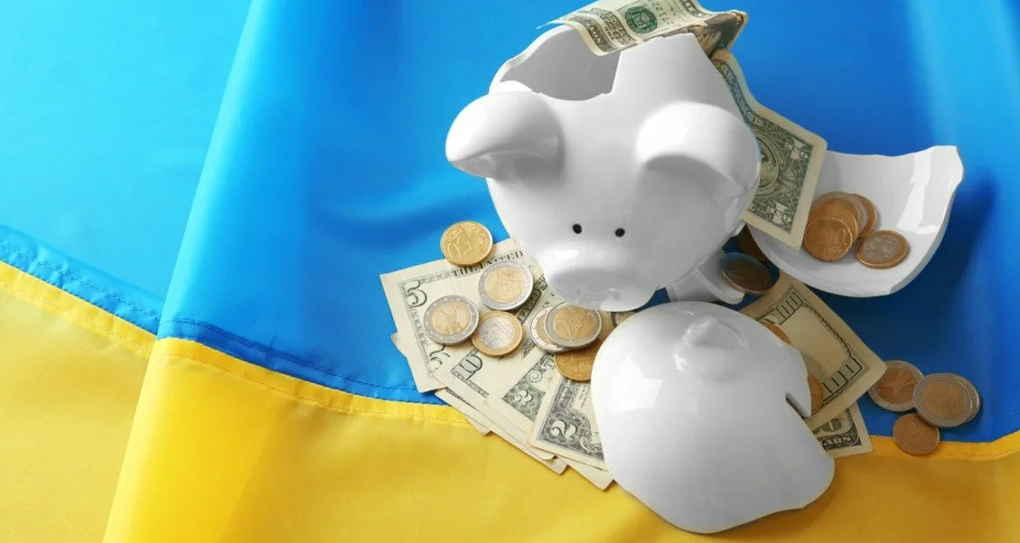 При этом украинцы задолжали и западным соседям