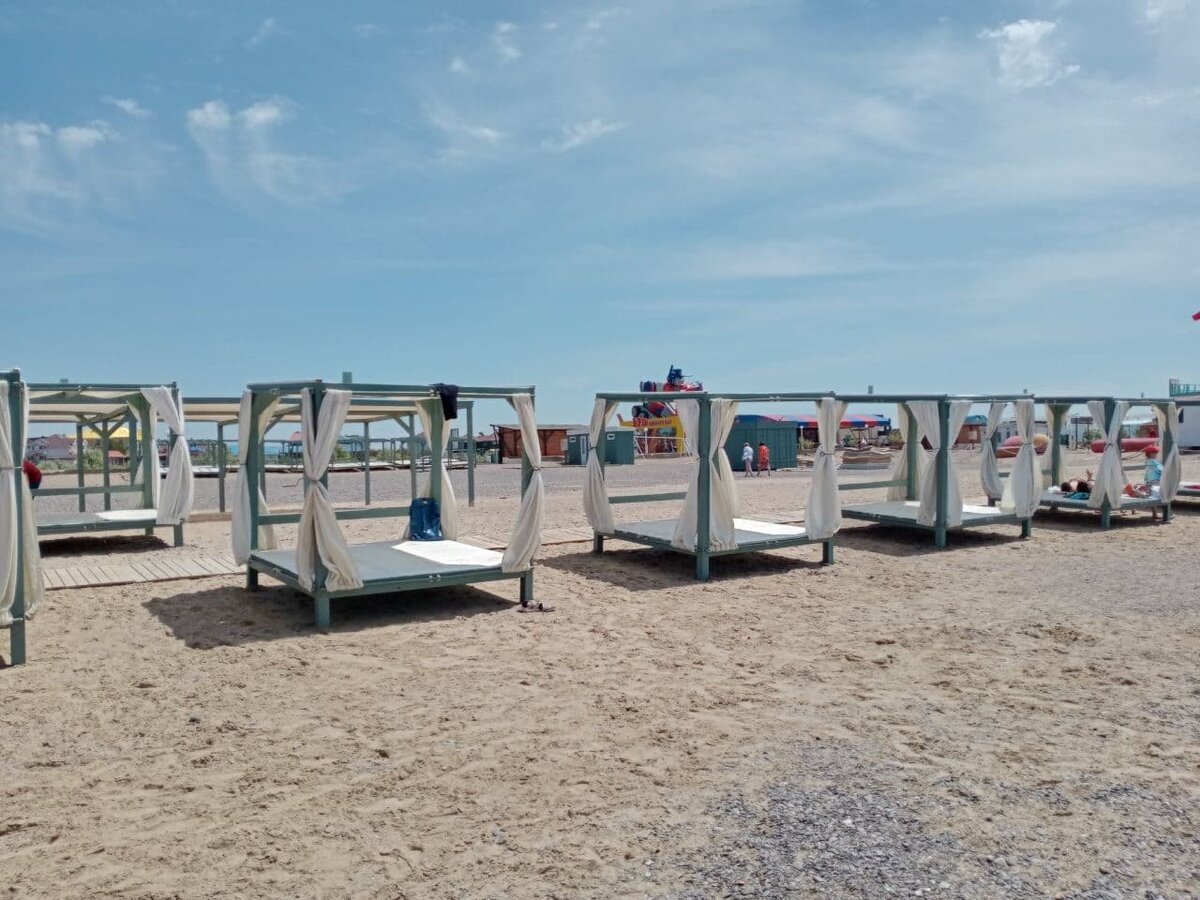 Листайте галерею. Все фото сделаны в мае.