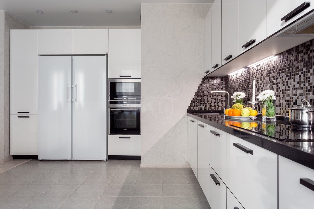 Кухни со встроенным холодильником: дизайн и фото