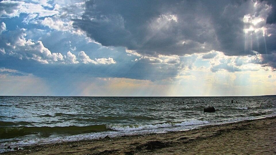 2 азовское море. Азовское море Сурож. Юг Азовского моря. ГП Азовского моря. Пейзажи донбасского Азовского моря.