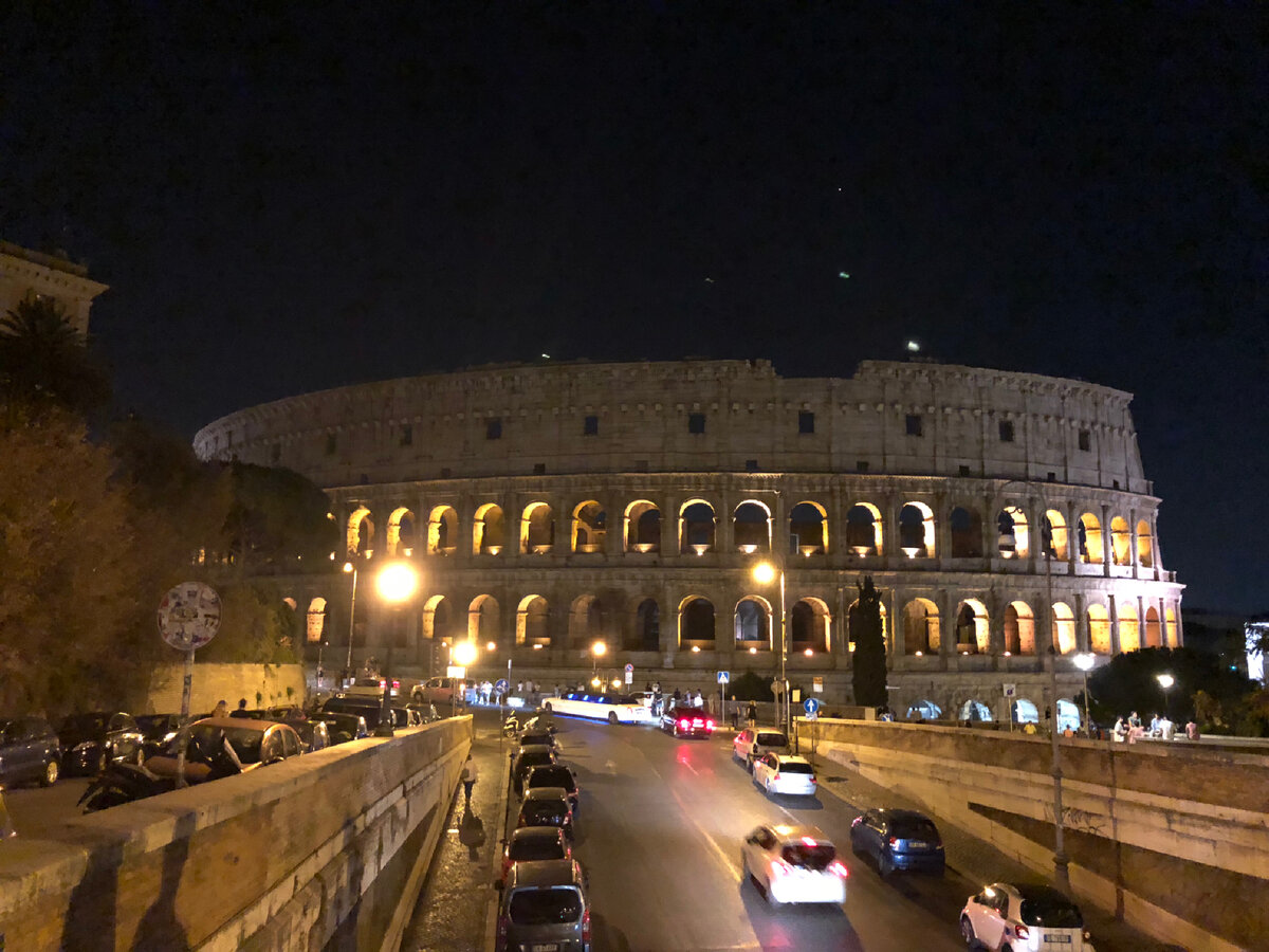 Рим, фото автора. Мусор выкладывать не буду - не могу, больно на это смотреть и не хочу таких ассоциаций 