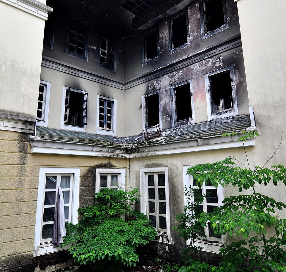 Выгоревший отель