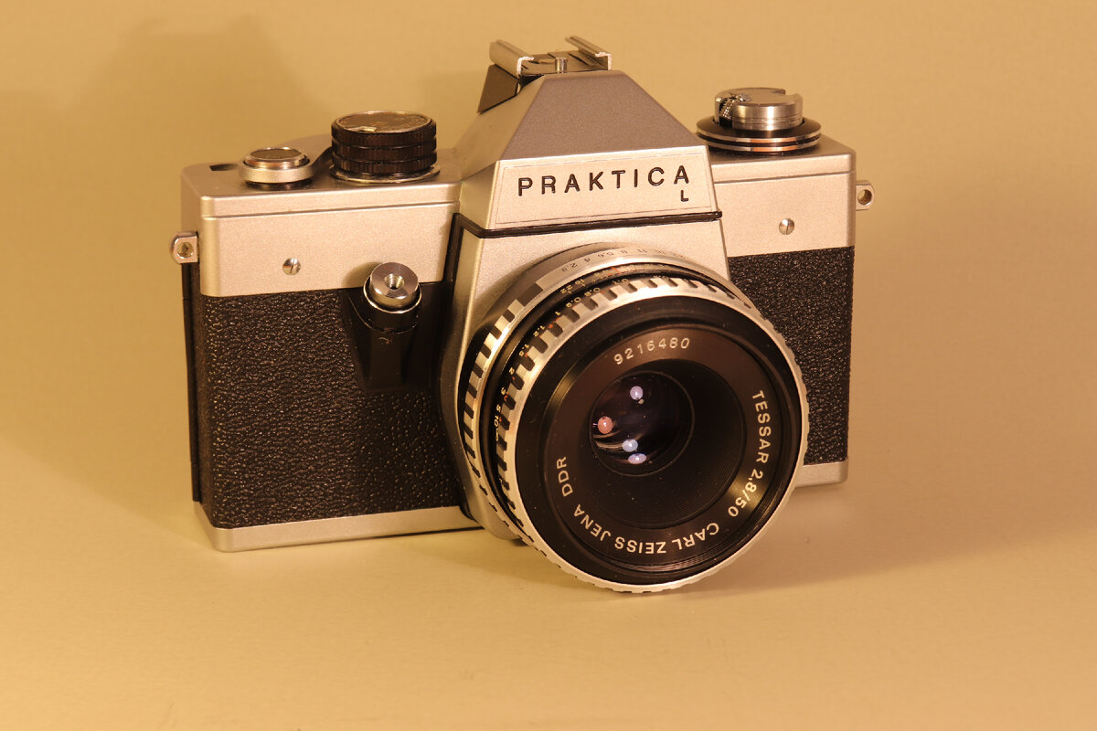 Praktica L