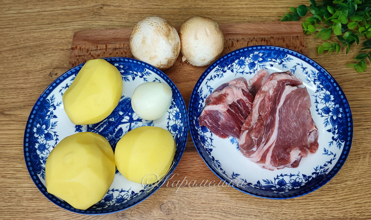 Картошка в горшочках с мясом и грибами