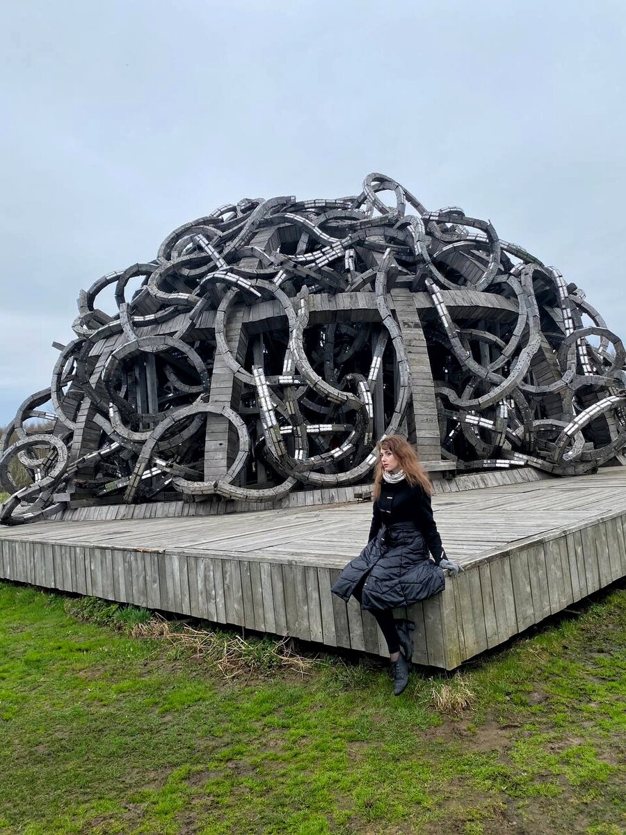 Арт-объект "Вселенский разум". Фото автора канала