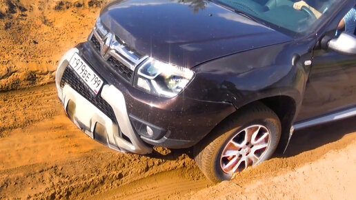 Порвали Дастер на битве тазов. Renault Duster против Жигулей и иномарок.