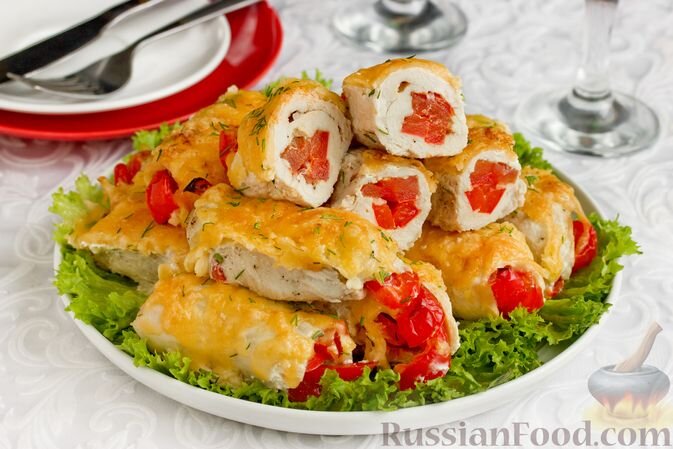 Куриная грудка, запеченная с помидорами и сыром