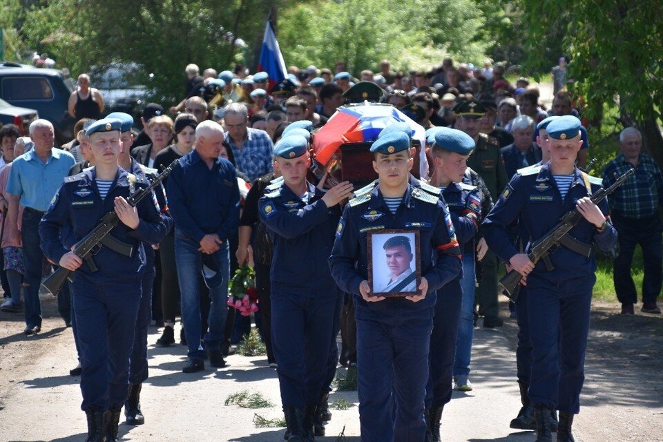     В Спасском районе похоронили рядового Никиту Тивилева, погибшего на Украине. Фото: «Спасские вести».