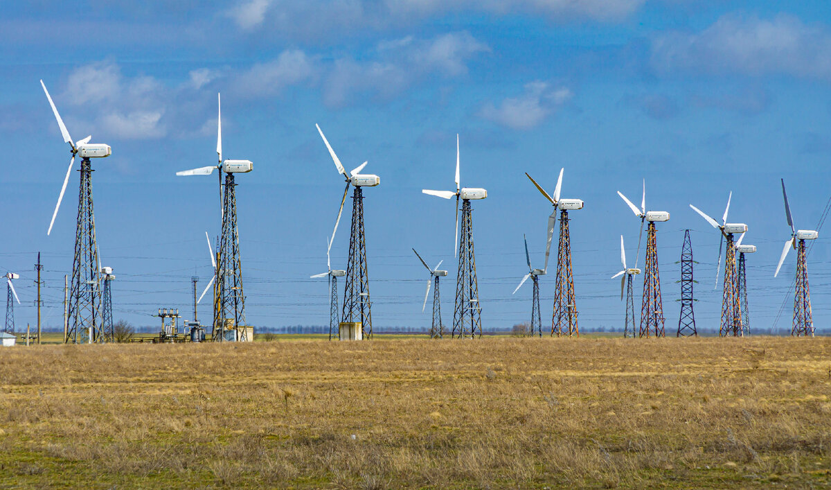 Одна из крымских ВЭС (фото: Павел Смирнов)