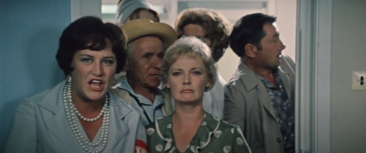 Неловкая сцена в гостинице.