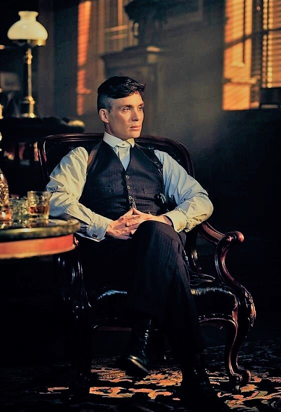 Томас Шелби - самый известный герой-манипулятор из кино. Но он также блестяще мотивировал людей