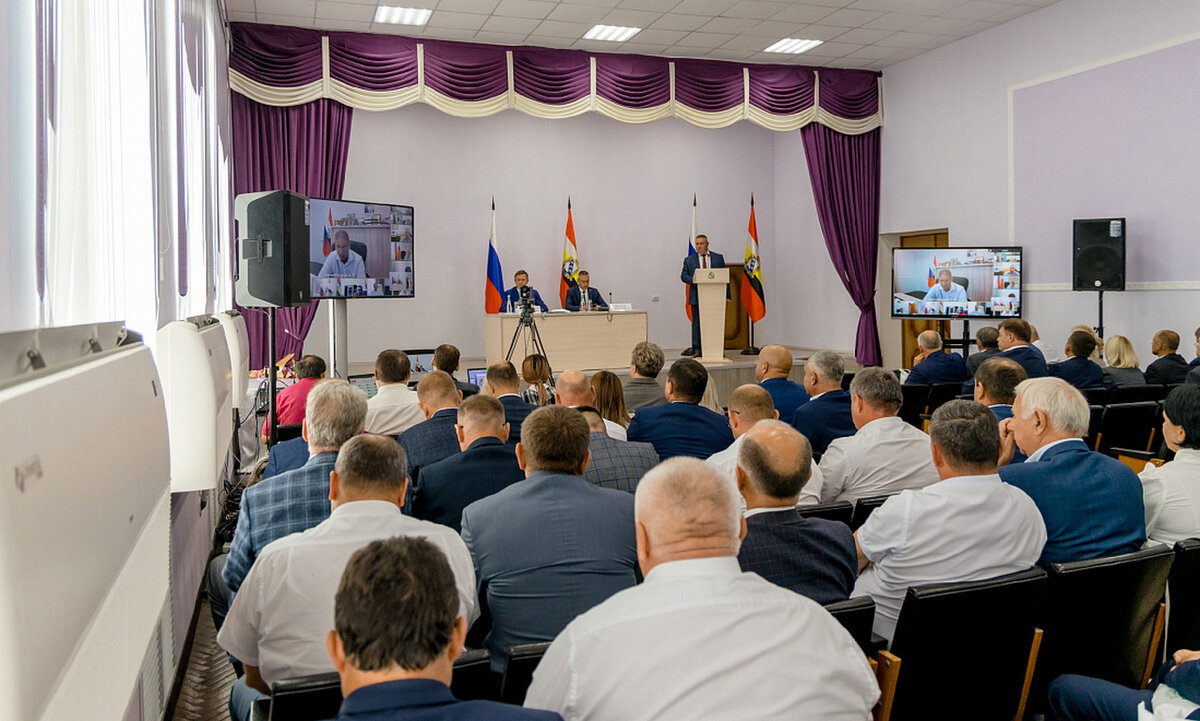    Выручка с выпускаемой продукции в Октябрьском районе составила более 28 млрд рублей