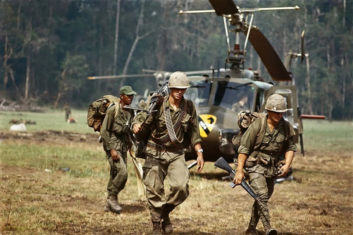 Американские солдаты во Вьетнаме.