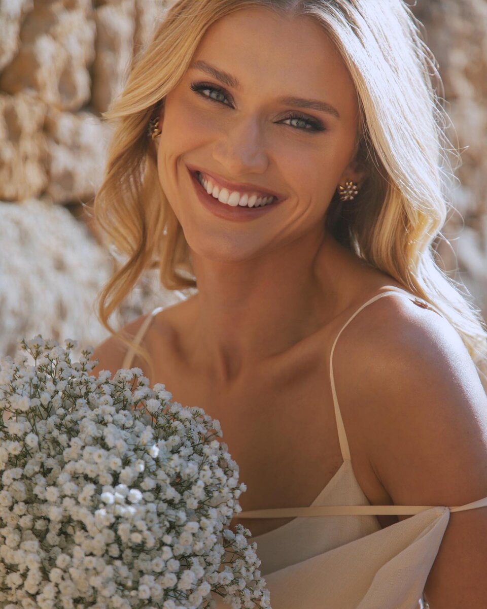    Селена Локс выбрала нежный образСоцсети Селены Локс