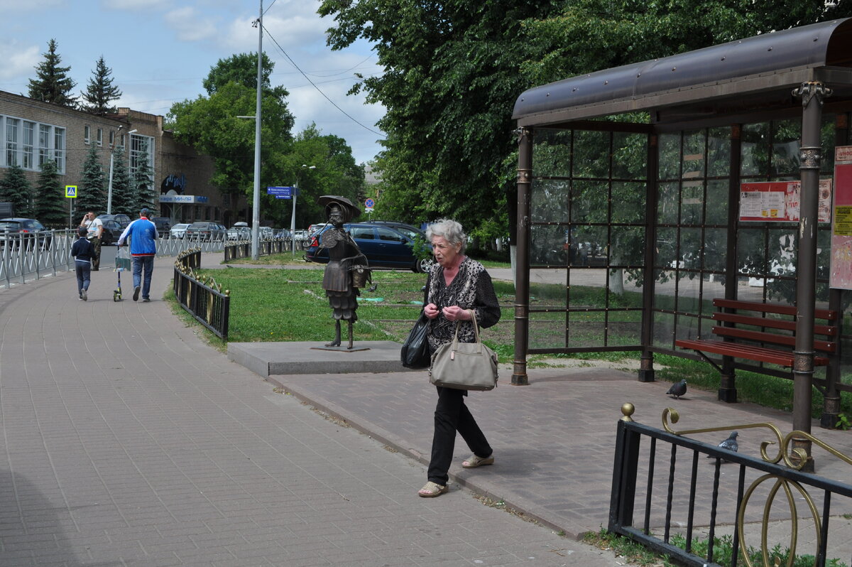 Остановка общественного транспорта напротив администрации. Фото автора статьи, 3 июня 2019