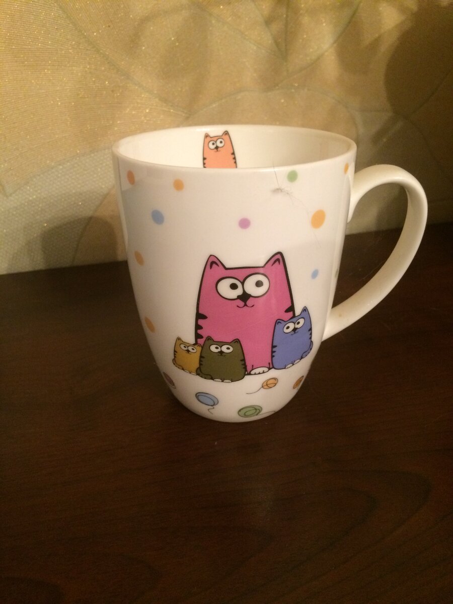 Фарфоровая кружечка 