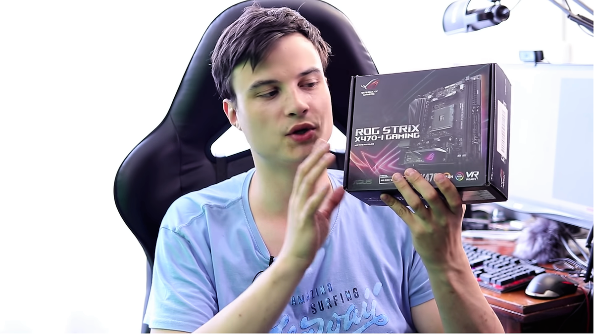 Сателлит блоггер. Satellite history группа. Сателлит блоггер. Сателлит исполнитель фото. Satellit группа исполнители.