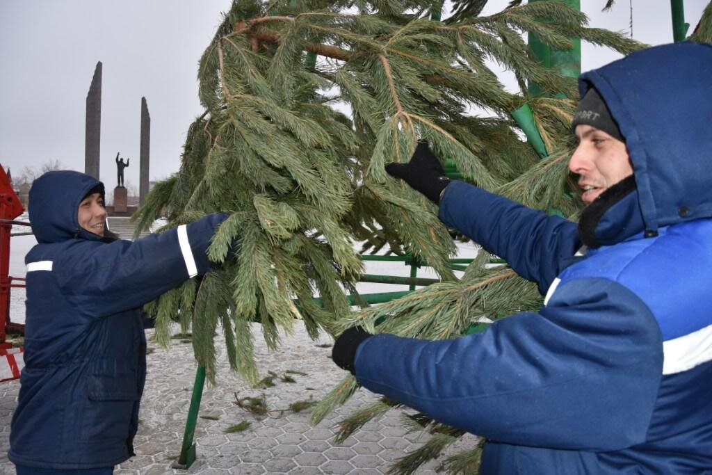 Когда откроют главную городскую елку в Оренбурге