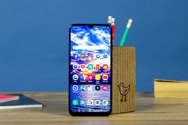 Samsung делает первые шаги к созданию гибридного смартфона-планшета 