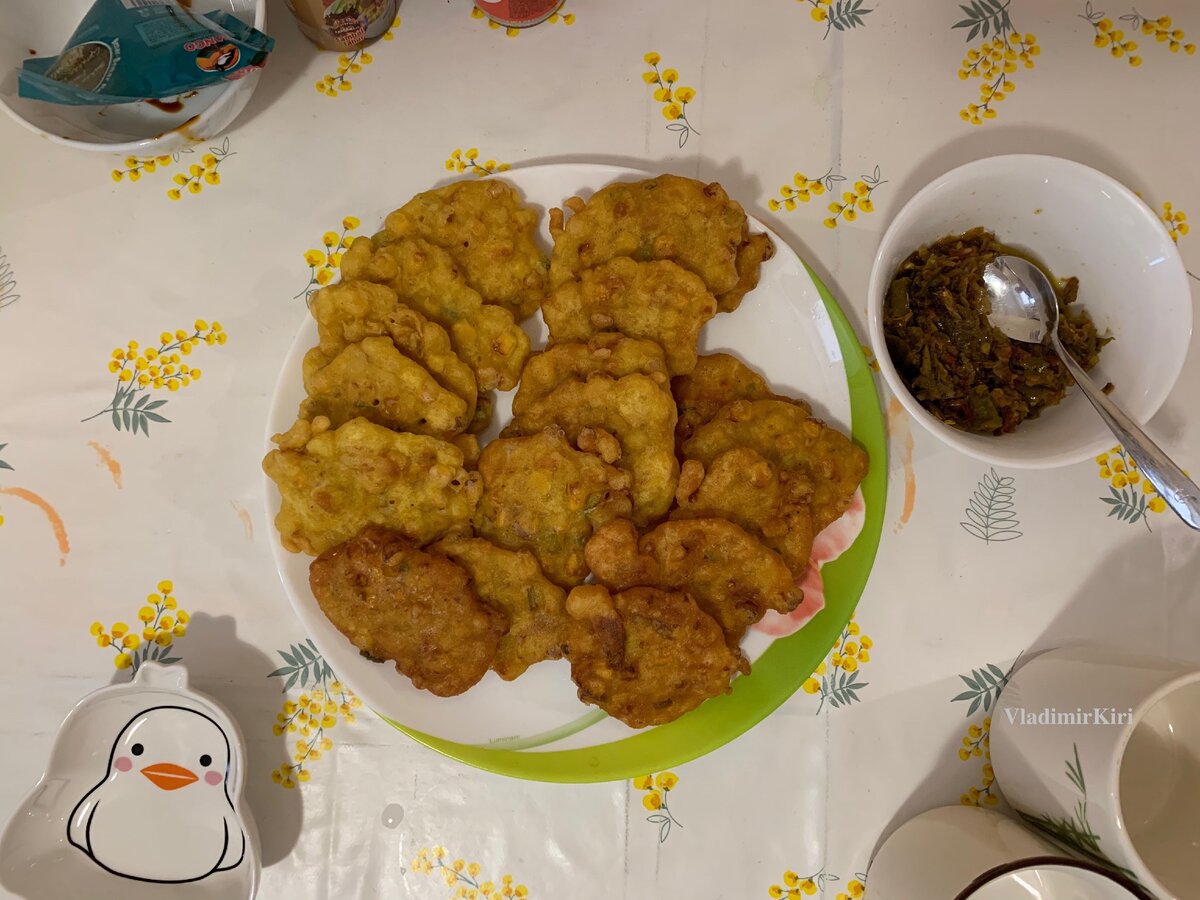 Кукурузные оладьи "бакван джагунг" по-индонезийски. Фото автора, 2020.