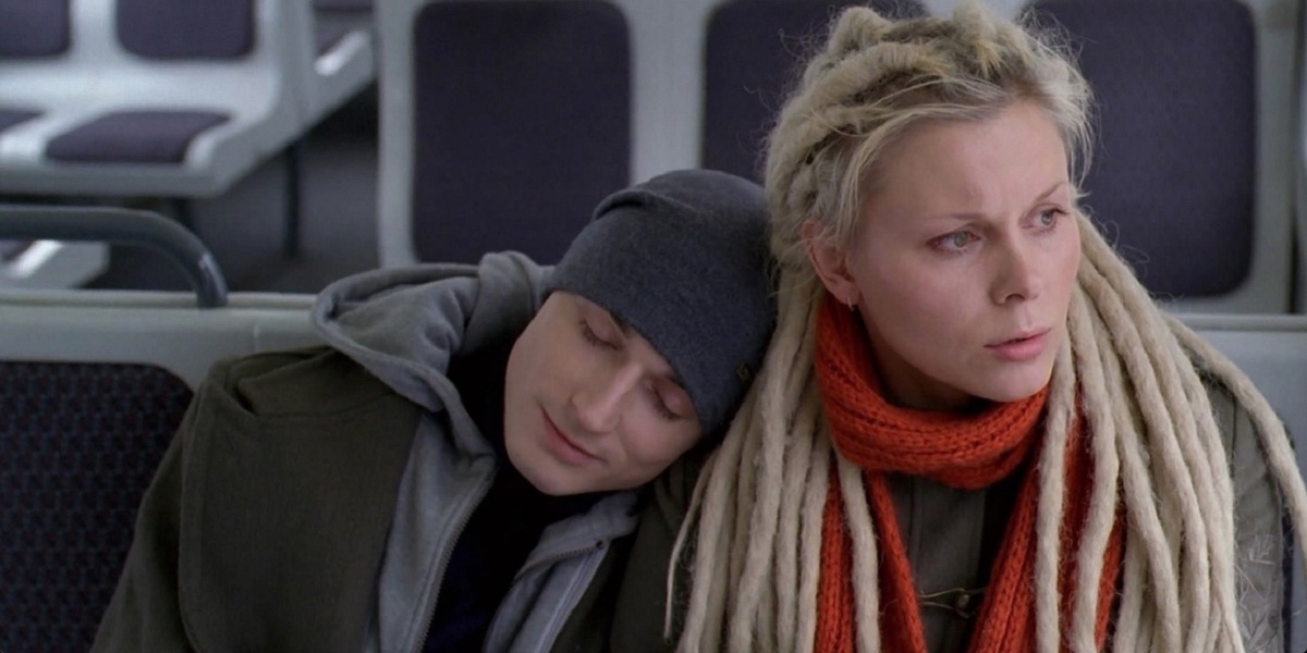 Кадр из к/ф «Жить»(2001)