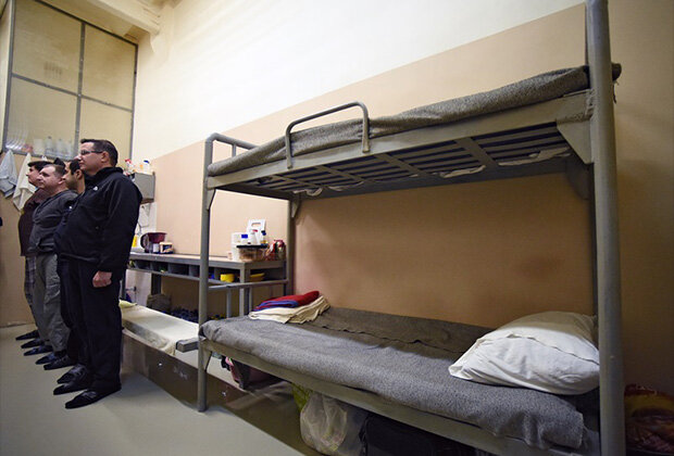 Утренняя проверка в камере