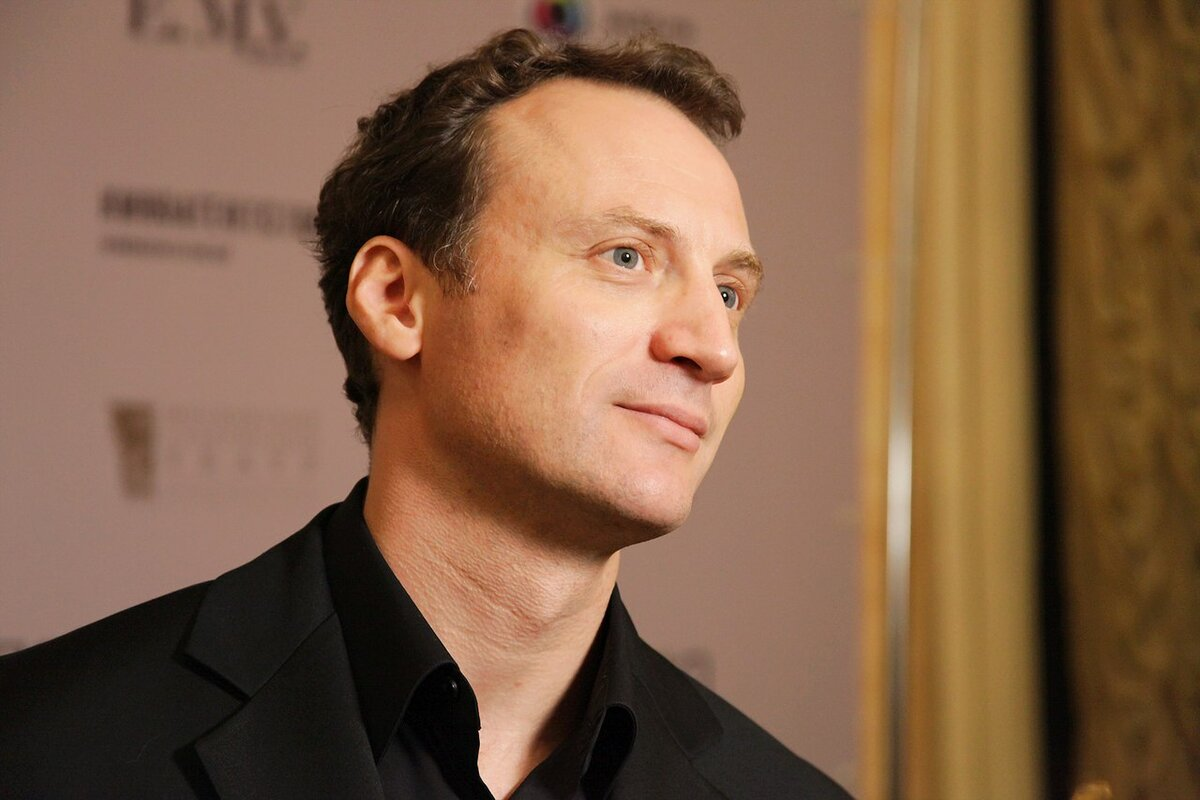 Анатолий Белый