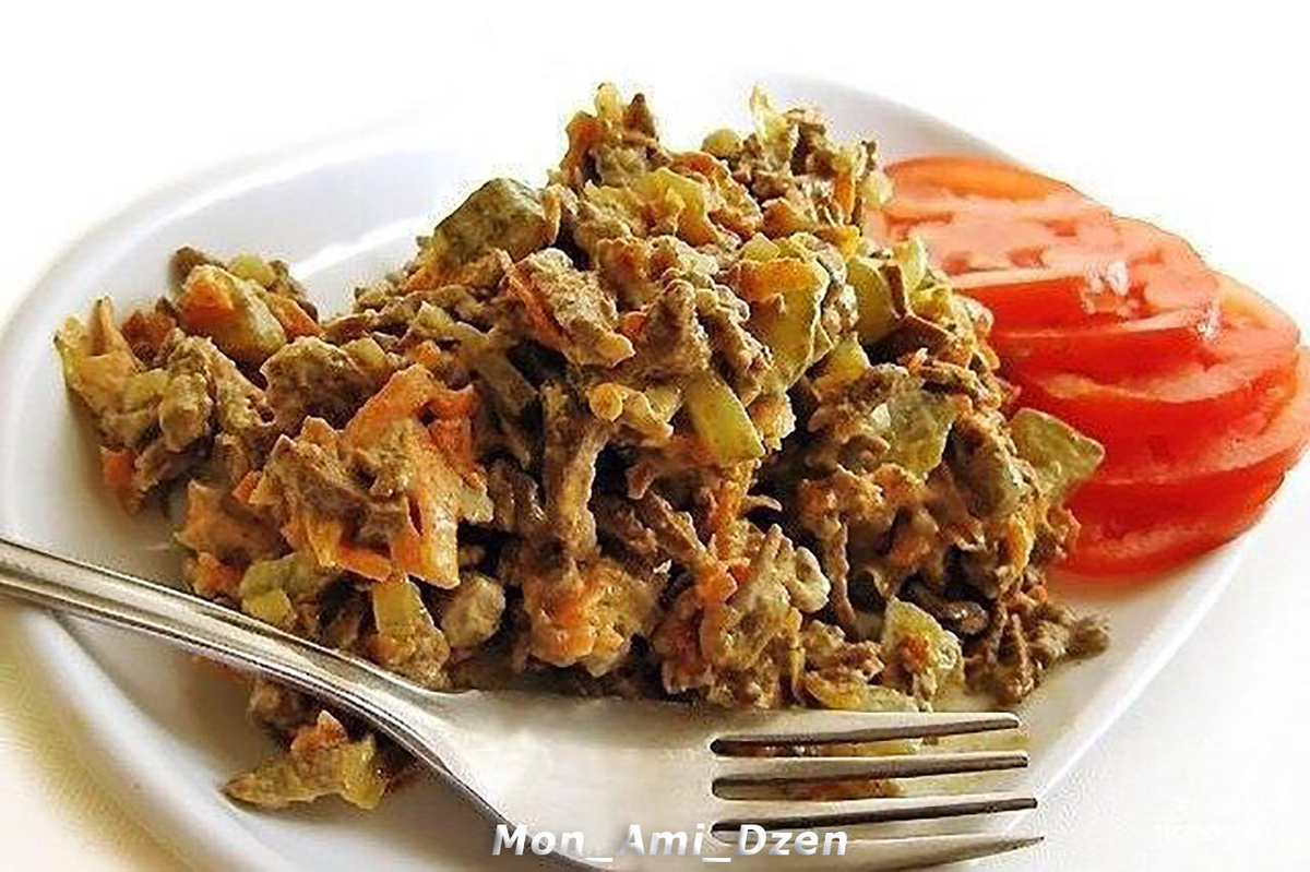 Смешиваем все ингредиенты, солим и перчим по вкусу