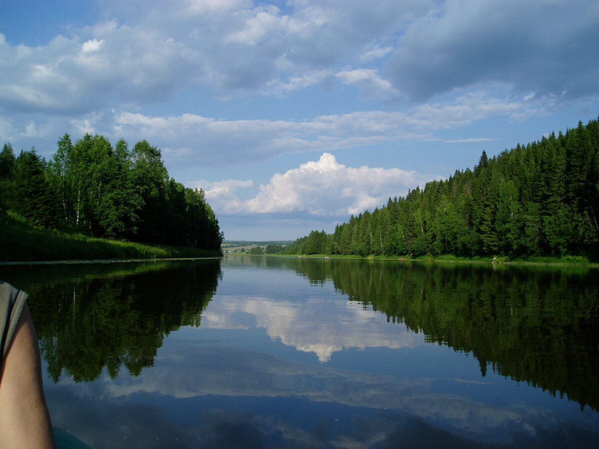 Вдали Сулём. Вода фактически стоит.