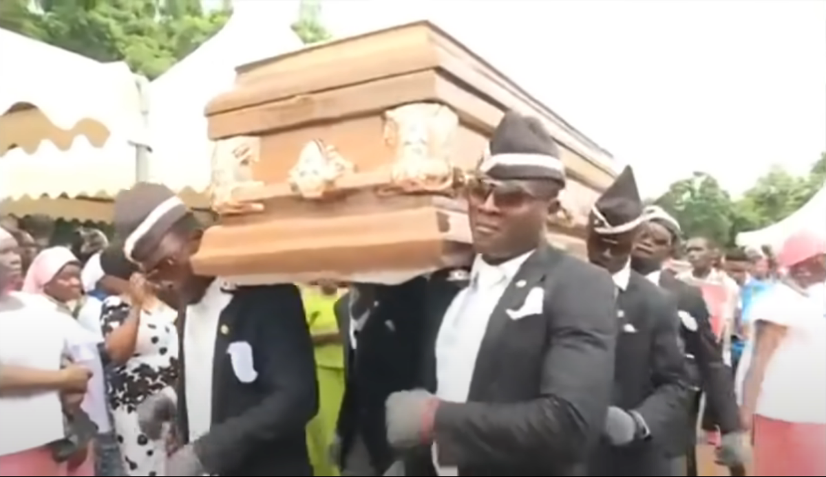 Кадр из ролика YouTube «Viral Coffin Dance».