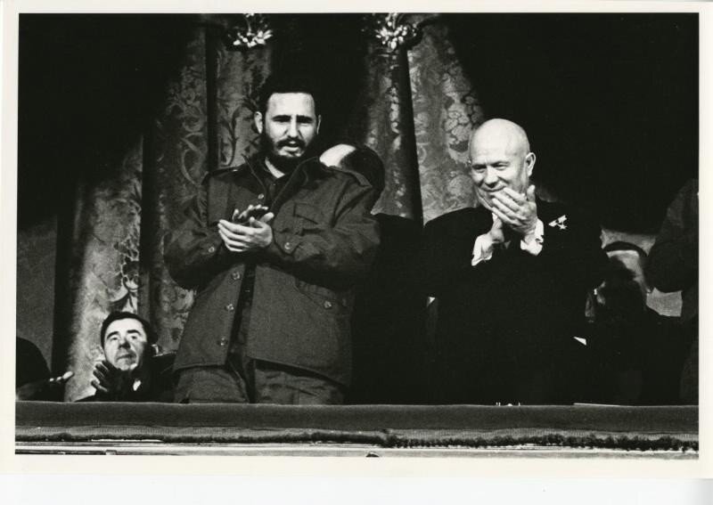Андрей Громыко, Фидель Кастро, Никита Хрущев в ГАБТе, 1 мая 1963 год Листайте, пожалуйста, фотогалерею, пользуясь стрелочкой справа.