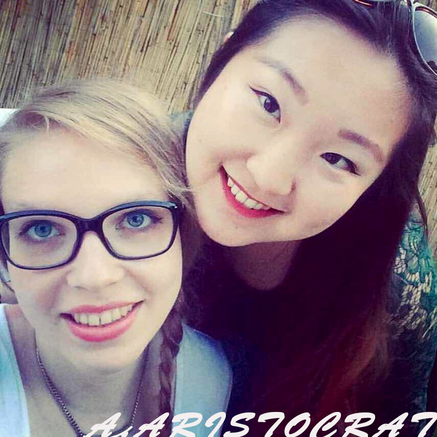 Русская и китаянка